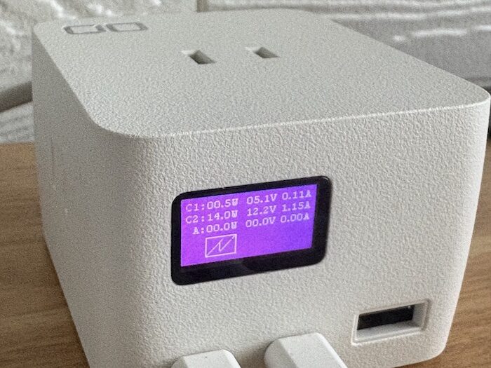 Polaris CUBE DESKの液晶画面